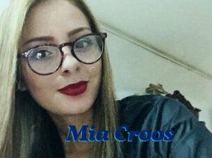 Mia_Croos