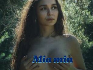 Mia_min