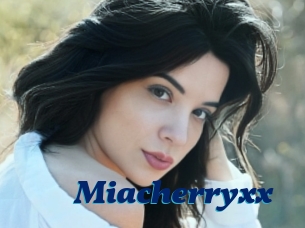 Miacherryxx